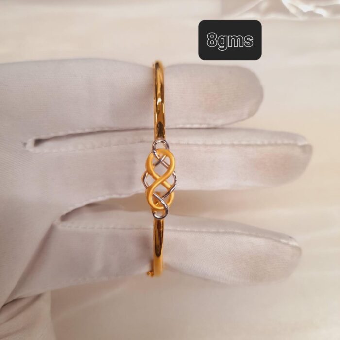 DM Jewellers 32 - Image 1