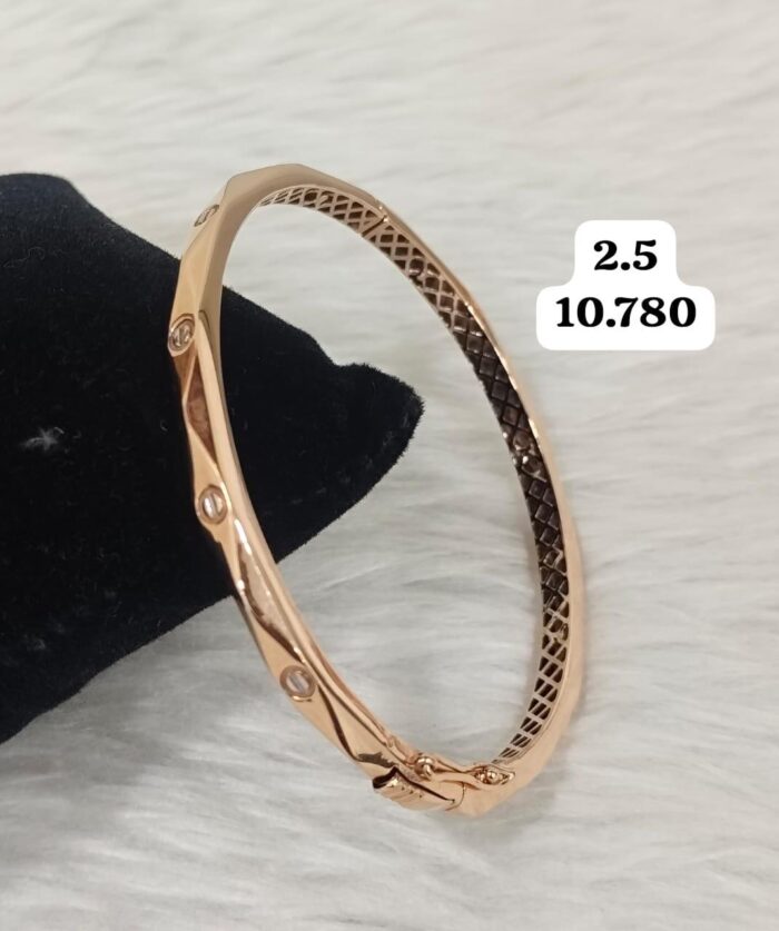 DM Jewellers 37 - Image 1
